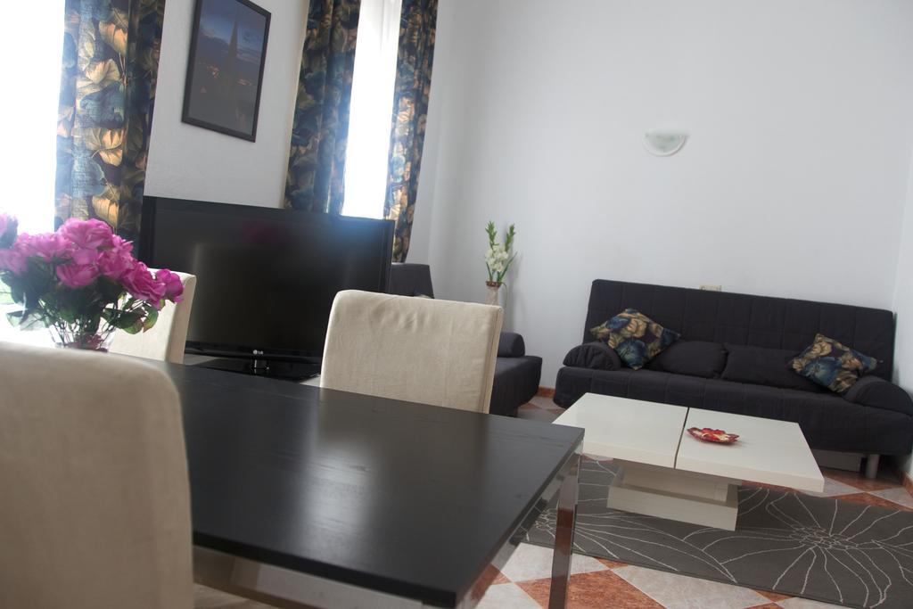 Apartamentos Plaza De Austria Córdoba Kamer foto